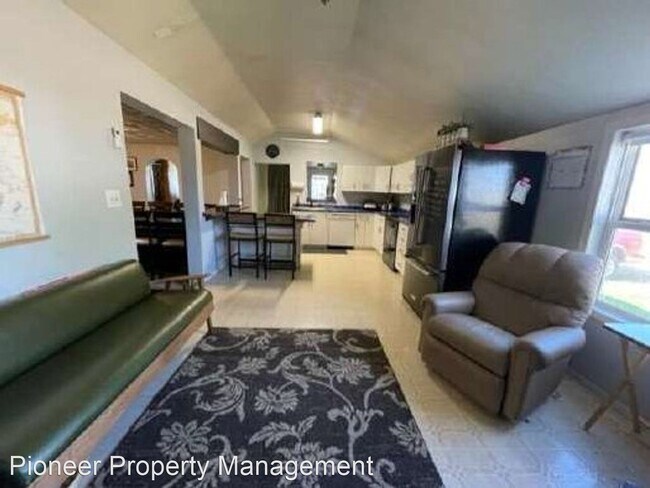 Building Photo - 6 br, 3.5 bath House - 45461 280th St