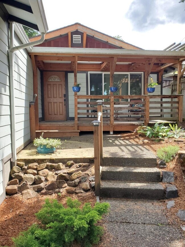 Building Photo - 312 S Nebraska St