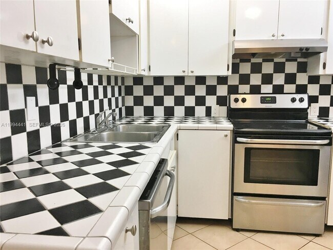 Foto del edificio - 5831 SW 62nd St