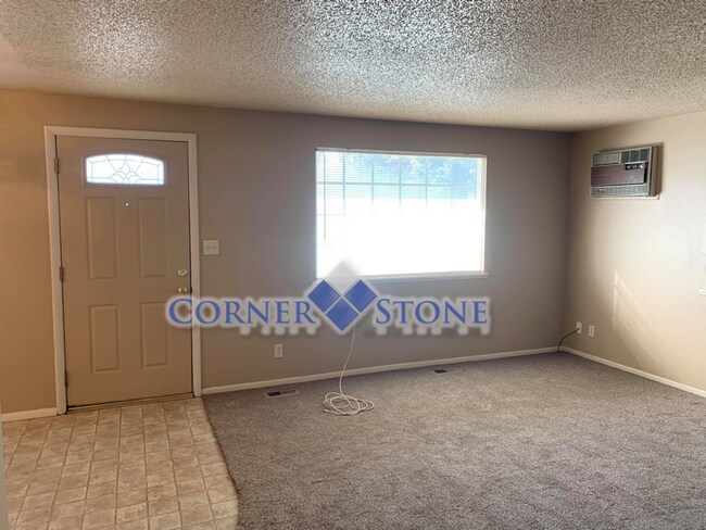 Foto del edificio - Cozy Home on a Large Corner Lot!