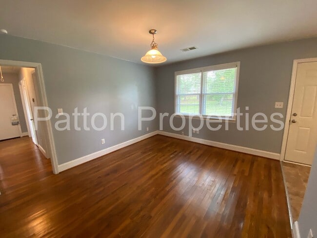 Building Photo - Woodfield Home