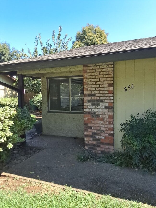 Building Photo - 856 Netters Cir