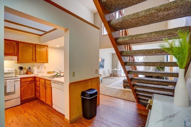 Interior Photo - Timber Bluff