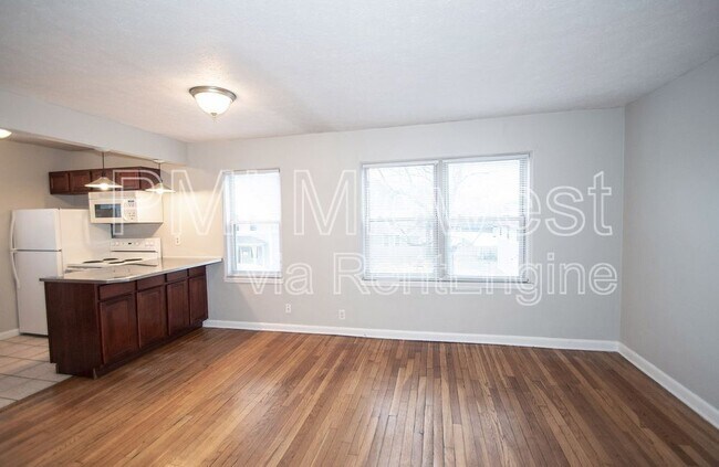 Foto del edificio - 146 E 19th St