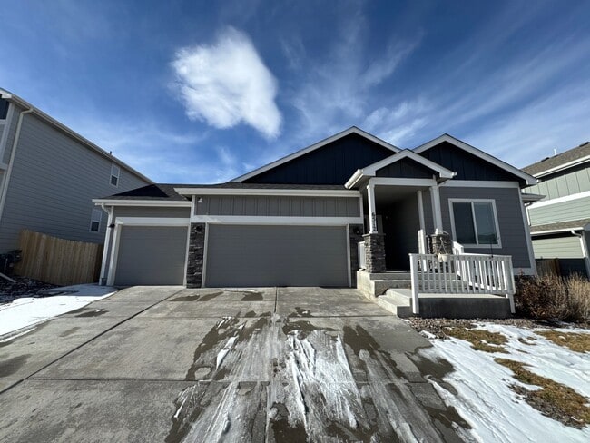 Building Photo - 6063 Meadowbank Ln