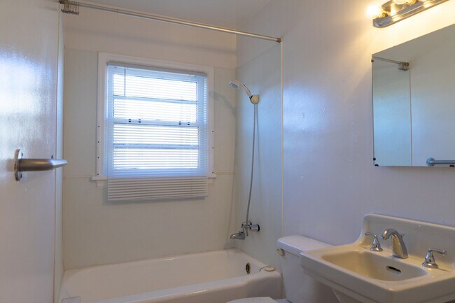 Building Photo - Finally, a Place That’s All Yours — Cozy D...