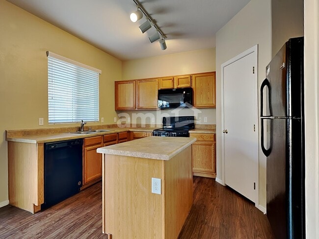 Building Photo - 1521 S 122nd Ave