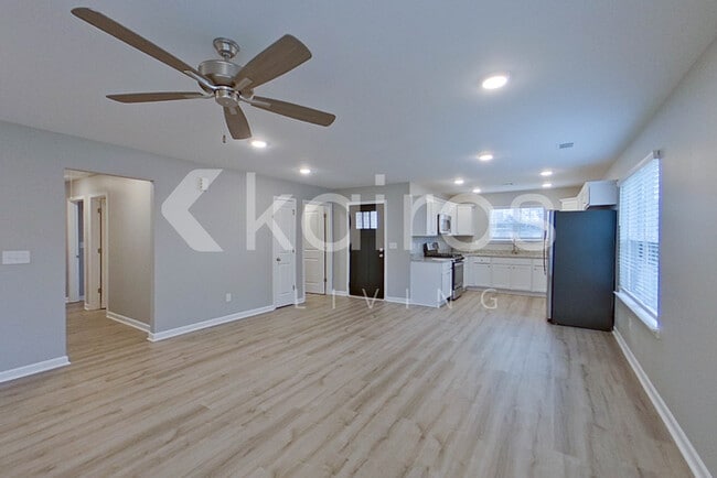 Building Photo - 128 Denise Dr