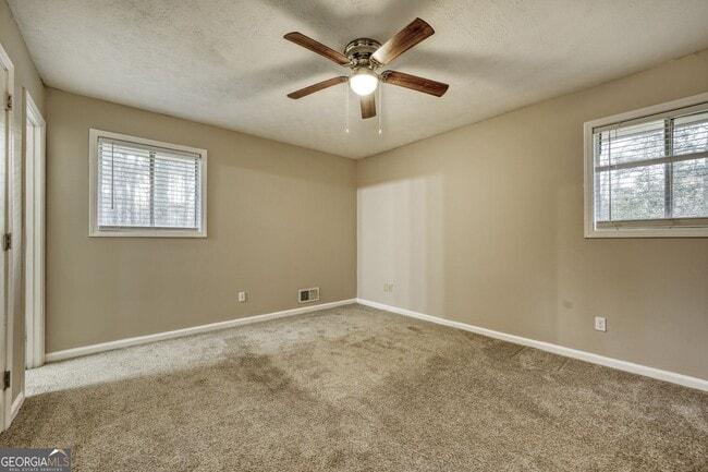 Building Photo - 642 Simone Way