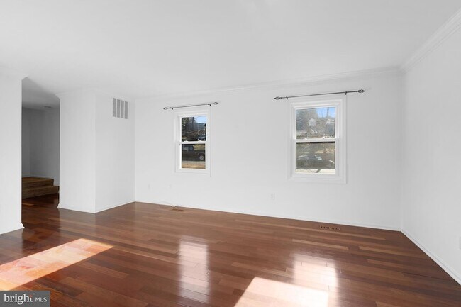 Building Photo - 2636 East Side Dr