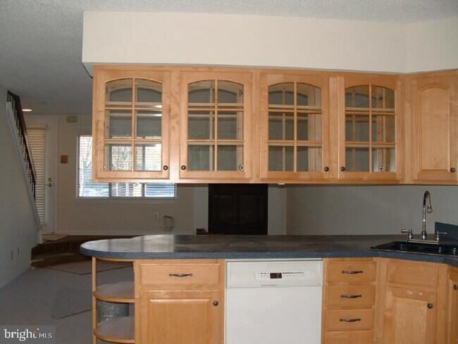 Building Photo - 321 Headhouse Ct