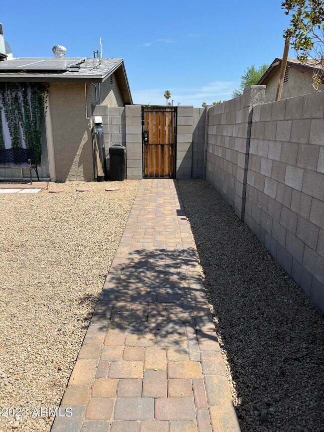 2507 E Campo Bello Dr, Phoenix, AZ 85032 Room for Rent in Phoenix, AZ