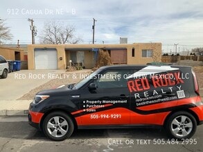 Building Photo - 912 Cagua Dr NE