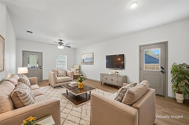 Foto del edificio - 105 S Barron St