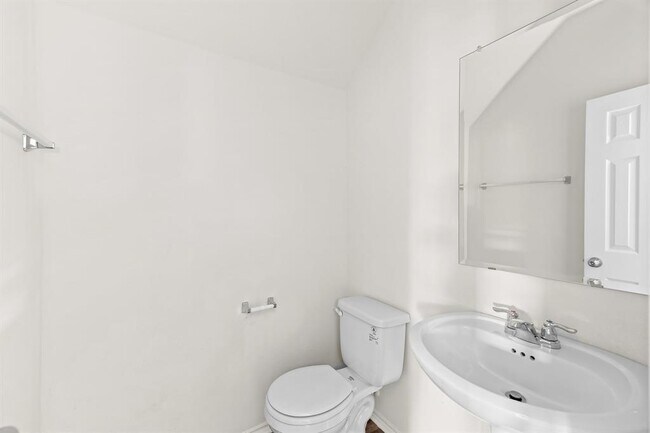 Building Photo - 457 Bedford Falls Ln