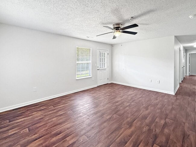 Building Photo - 1637 Cobblestone Ln