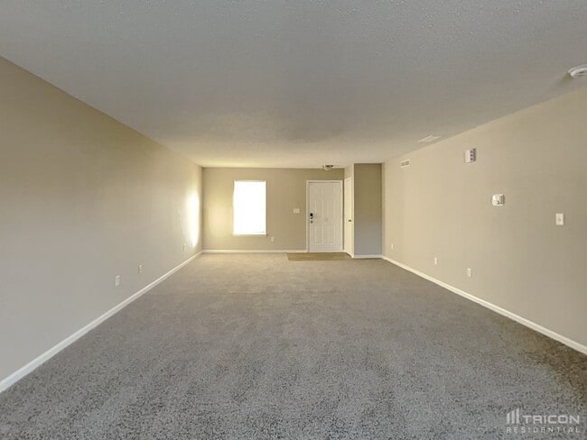Building Photo - 6642 Southern Ridge Dr