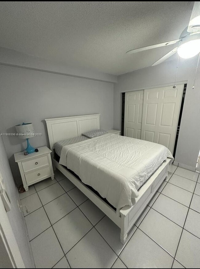 Building Photo - 9220 Fontainebleau Blvd