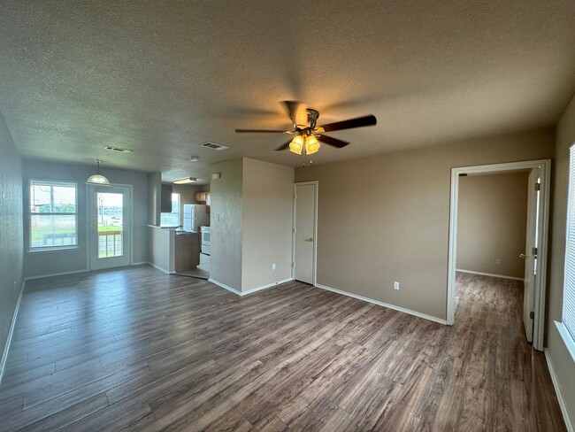Foto del edificio - 5702 Greengate Dr