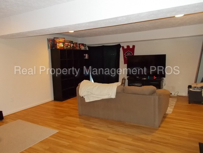 Foto del edificio - 9224 Andrew Dr