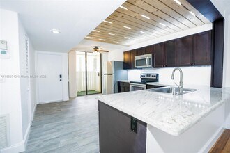 Building Photo - 2941 SW 87th Ave