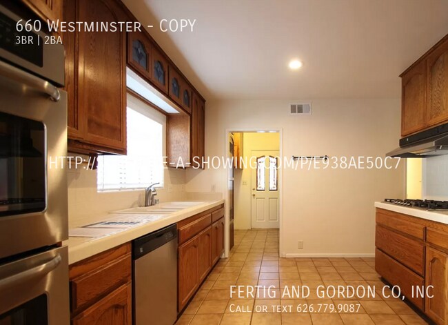 Building Photo - Beautiful 3 Bdrm/2 Bath House In the Arroy...