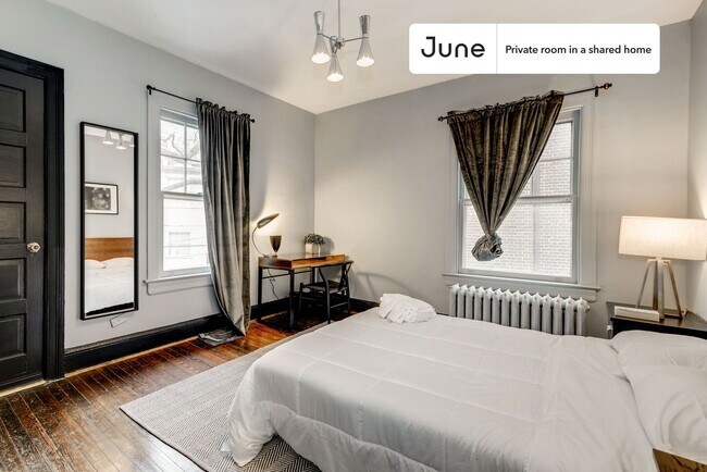 Foto del edificio - Room in Shared 7 bed/3.5 bath home