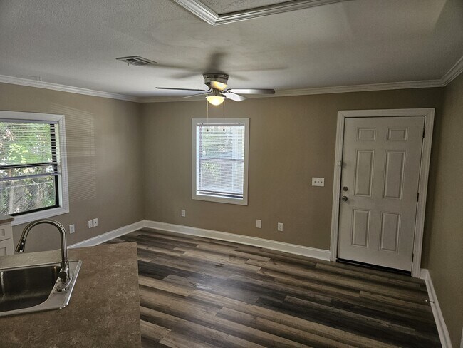 Foto del edificio - 522 1/2 15th St N