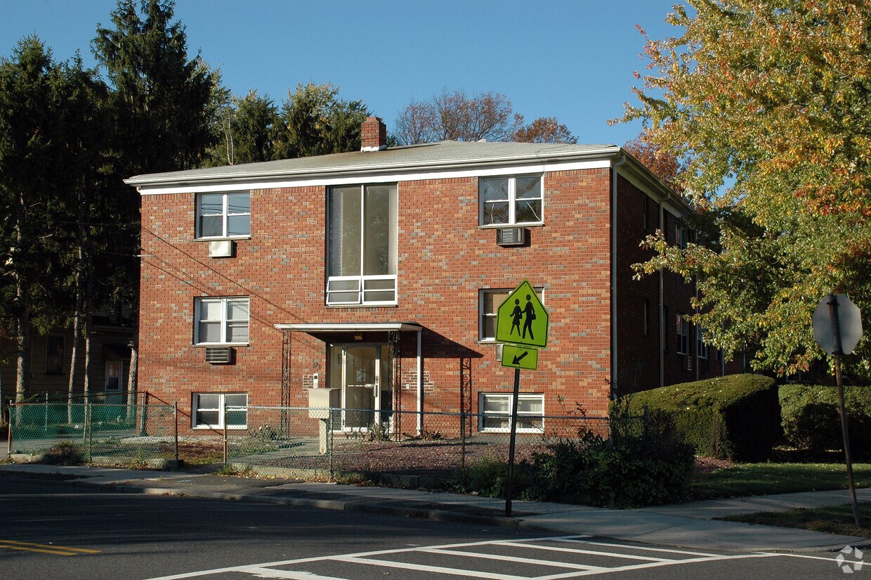 Building Photo - 91 Belleville Ave