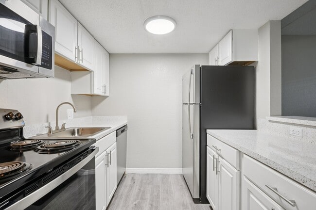 Foto del edificio - Serenity Lake Apartments