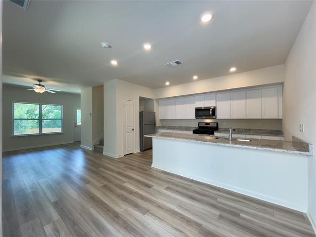Foto del edificio - 317 Marsh Ln