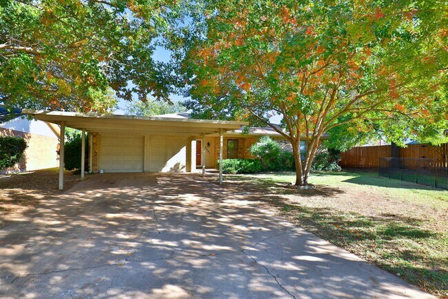 Foto del edificio - Cul-de-Sac 3/2/2; Ward, Madison, Cooper schools