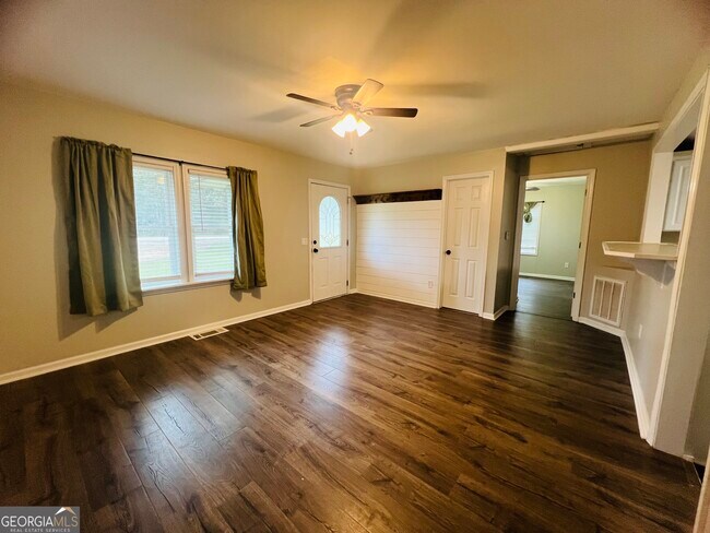 Foto del edificio - 442 Double Springs Rd SW