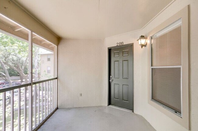 Photo - 974 Leeward Pl House