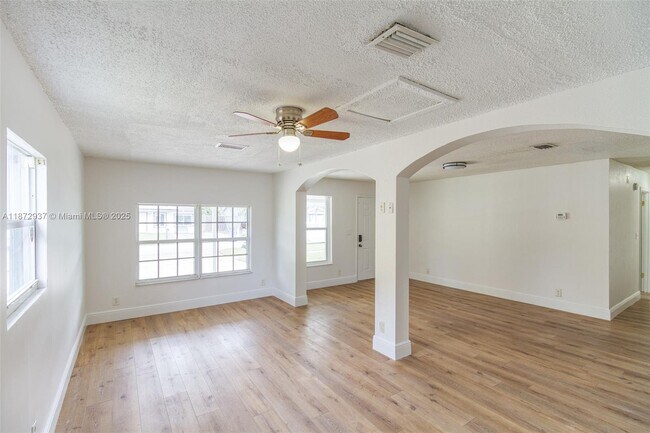 Foto del edificio - 8130 SW 7th Ct
