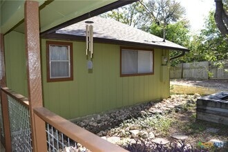 Building Photo - 900 Hillyer St