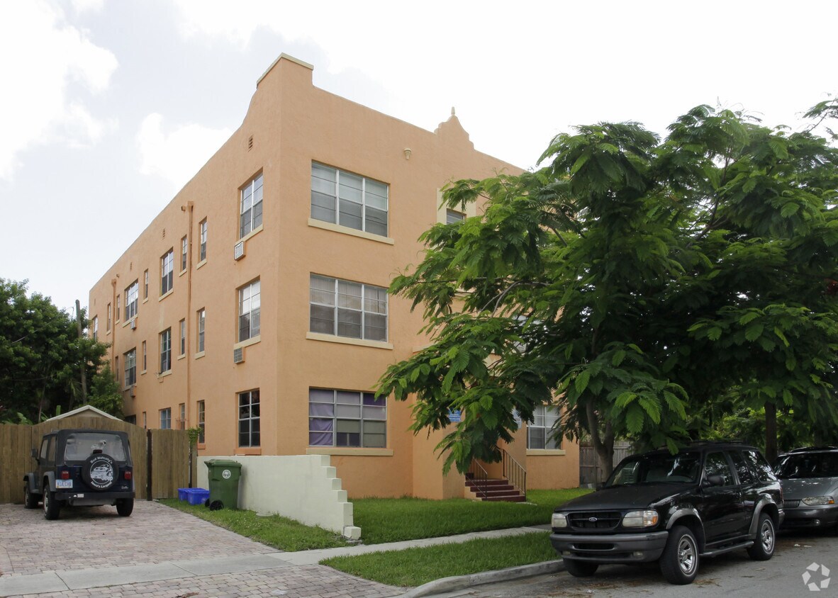Building Photo - 2177 SW 23rd St