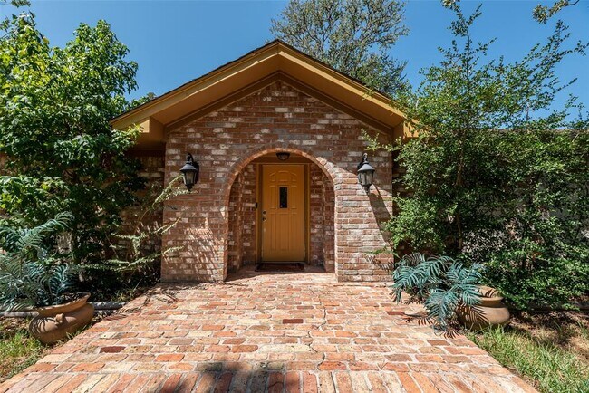 Building Photo - 102 Butlers Ct