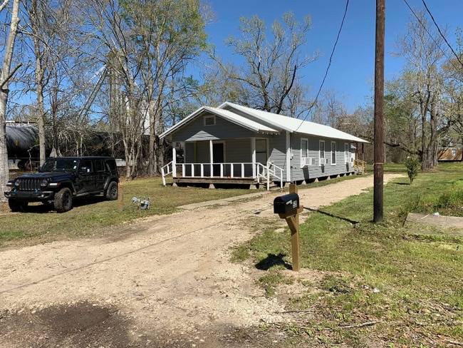 Building Photo - 520 5th St