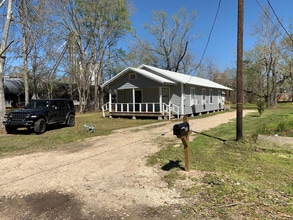 Building Photo - 520 5th St