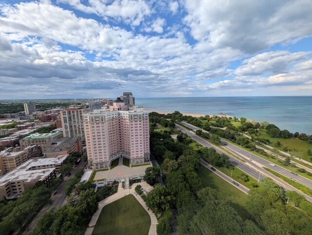 Foto del edificio - 5455 N Sheridan Rd