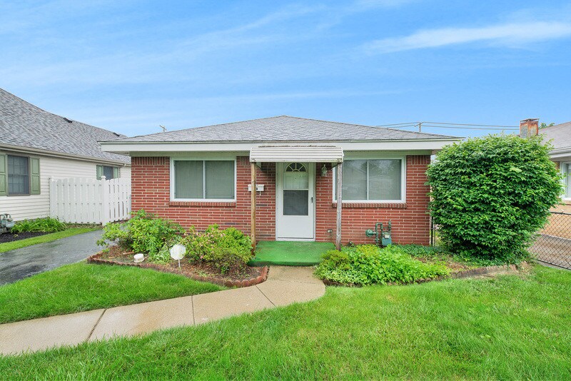 Primary Photo - 1829 Welker Ave
