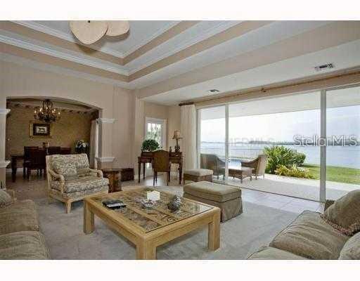 Foto del edificio - 376 W Royal Flamingo Dr