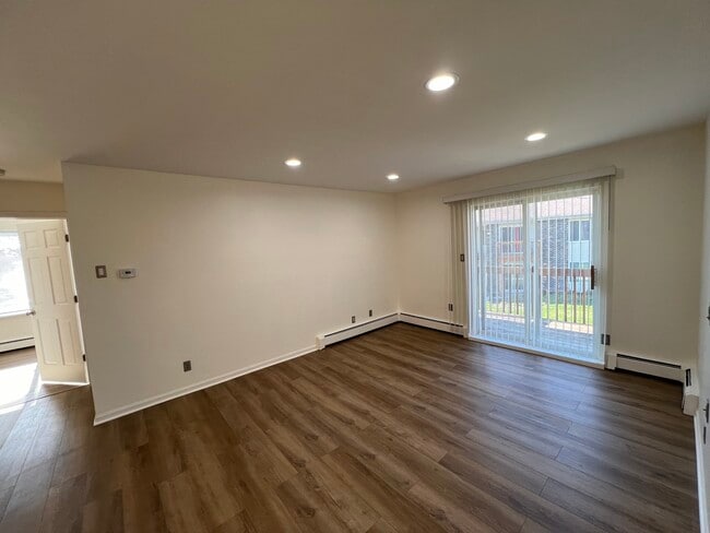 Building Photo - 2100 Light Road
