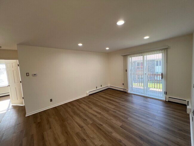 Foto del edificio - 2100 Light Road