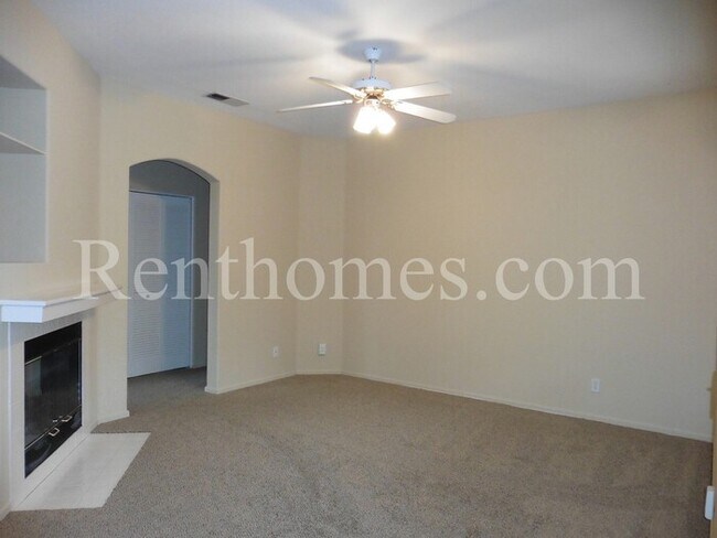 Building Photo - Sabre Springs, 10710 Sabre Hill Dr #225, A...