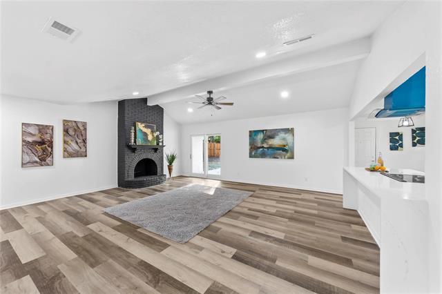 Building Photo - 2405 Roundrock Trail