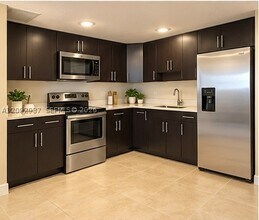 Building Photo - 7204 Fairway Dr