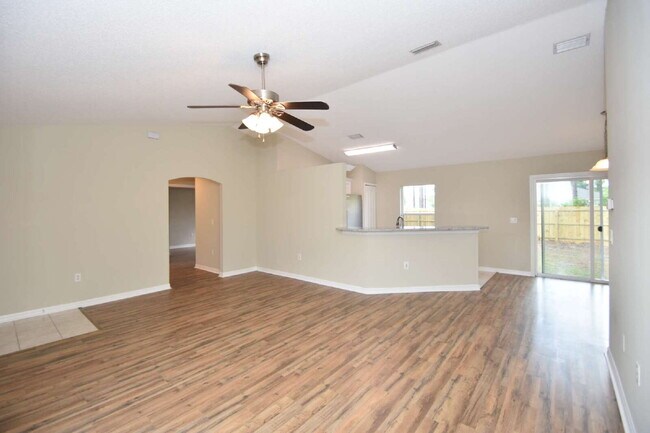Building Photo - 3 Richelieu Ln