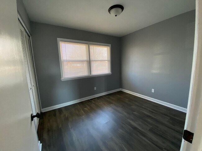 Building Photo - 2917 Cheyenne Dr
